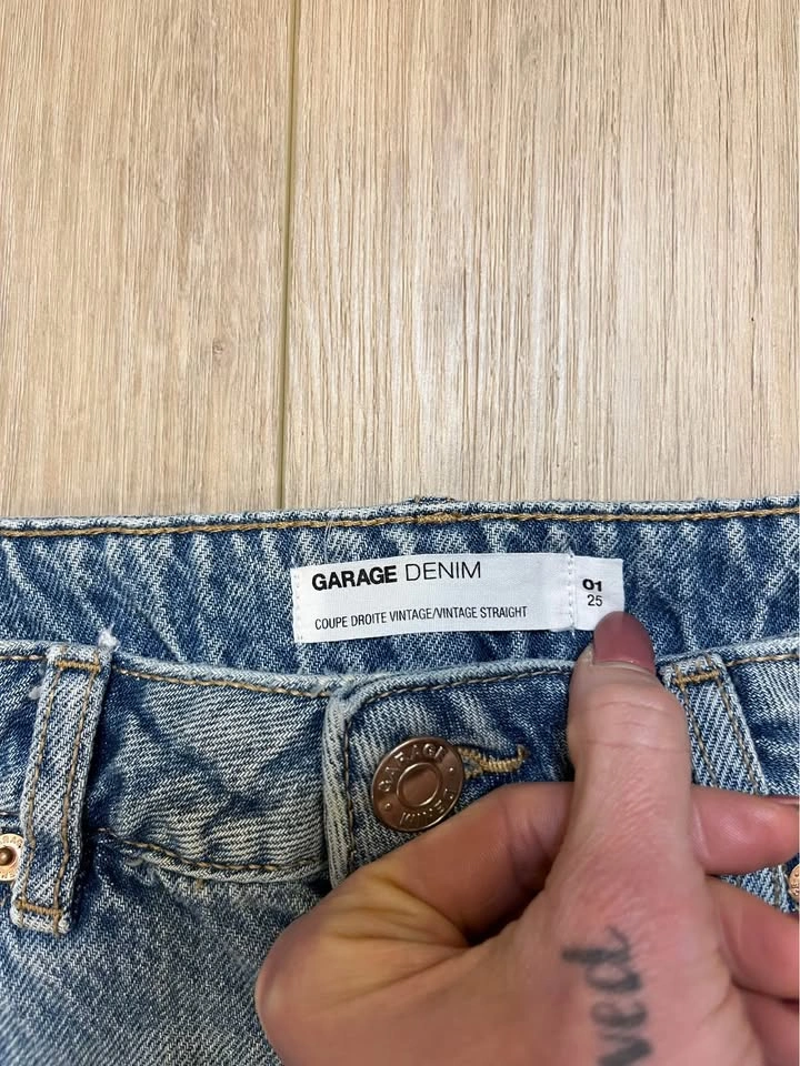 GARAGE Heart Cutout Jeans - Size 25 - photo 3