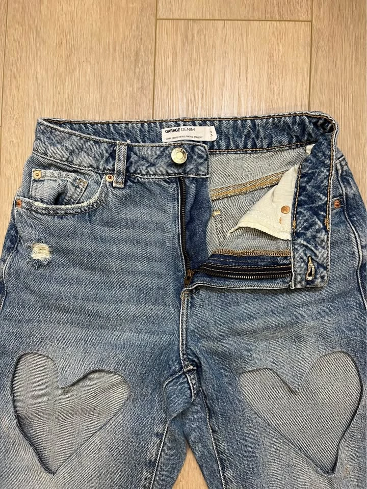 GARAGE Heart Cutout Jeans - Size 25 - photo 5