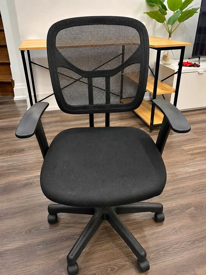 Black Mesh Office Chair