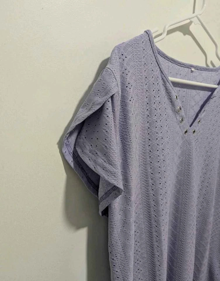 Women's (XXL) Lavender V neck top - photo 2