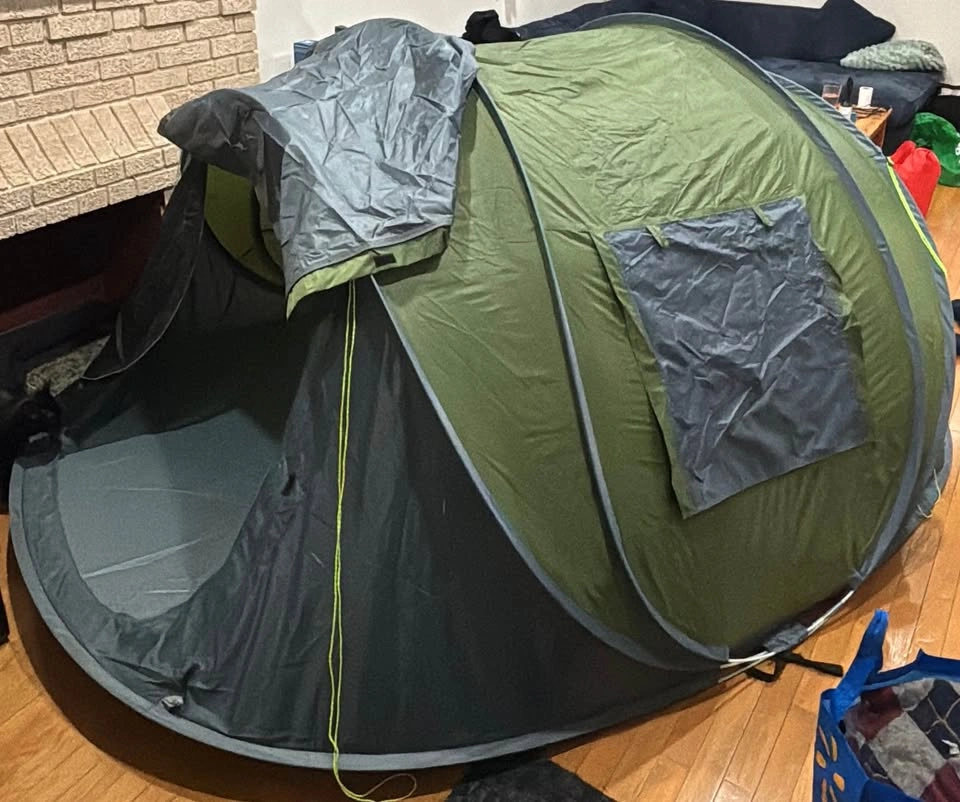 Complete Camping Bundle: 3–4 Person Tent, Mattress, Cooler, Pump - photo 3