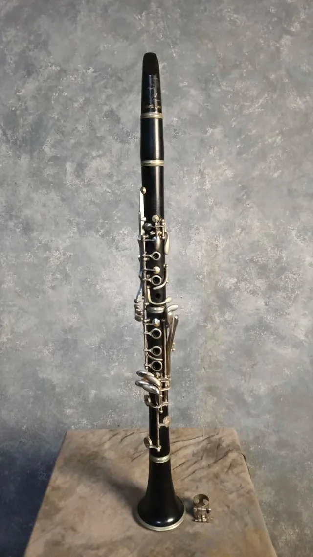 Martin and Freres Wood Clarinet image indicator(5)