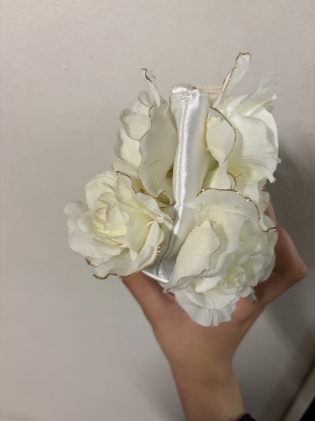 White Floral Rose Evening Bag with Pearl Handle - photo 3