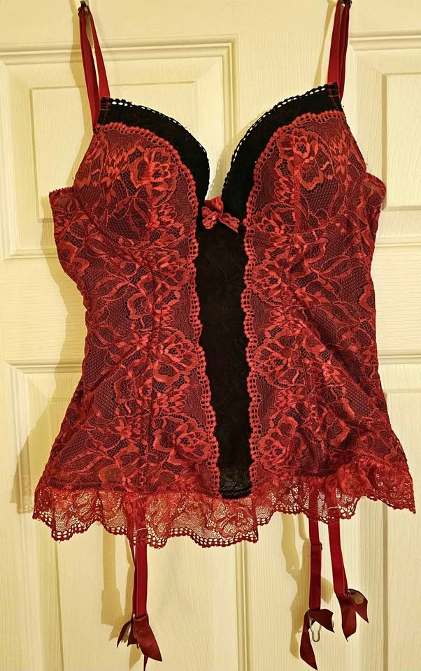 Frederick's of Hollywood Red & Black Lace Bustier - Size Small