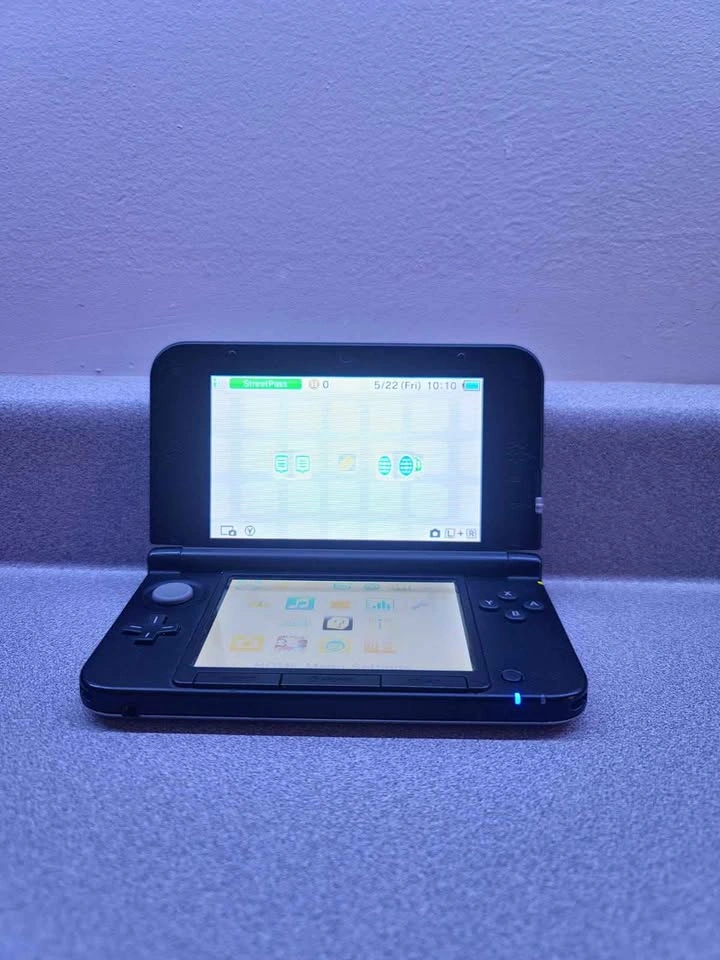 Nintendo 3DS XL Year of Luigi Limited Edition - photo 4