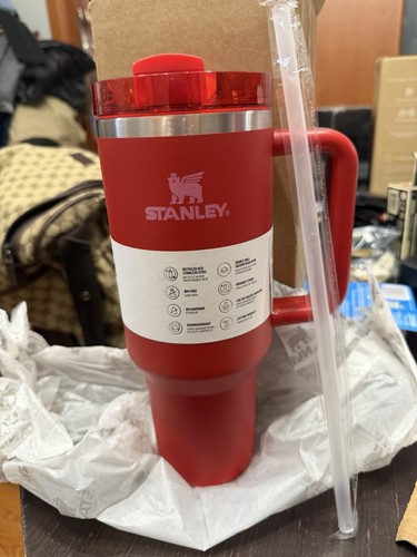 Stanley Quencher H2.0 FlowState 40oz Red Tumbler w/ Handle Lid S