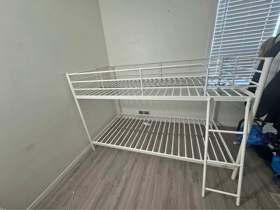 Twin-Over-Twin Bunk Bed - Space saving, Great condition