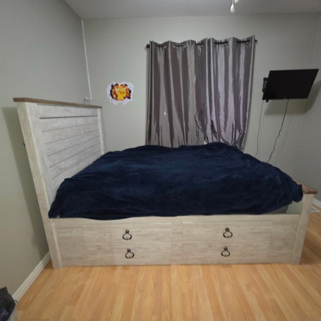 Ashley Furniture Willowton Full Storage Bed