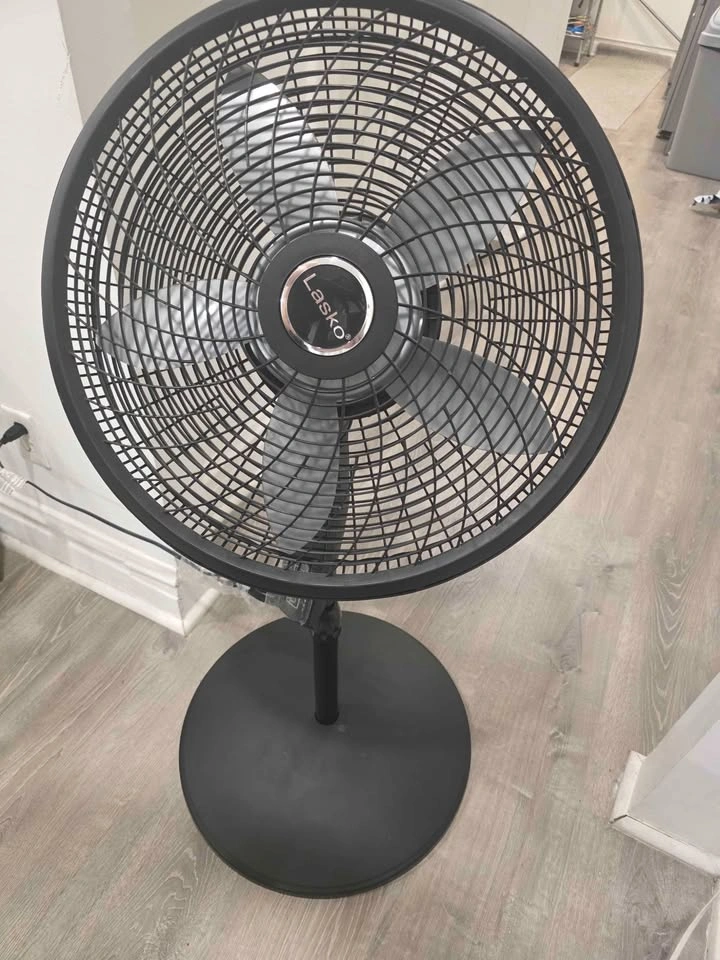 Lasko 16” Oscillating Pedestal Fan with Remote & Timer - photo 3