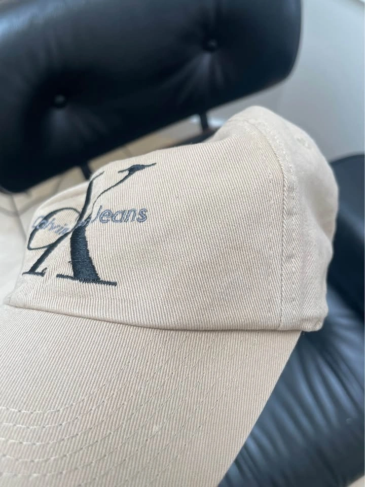 Calvin Klein beige baseball cap - photo 5