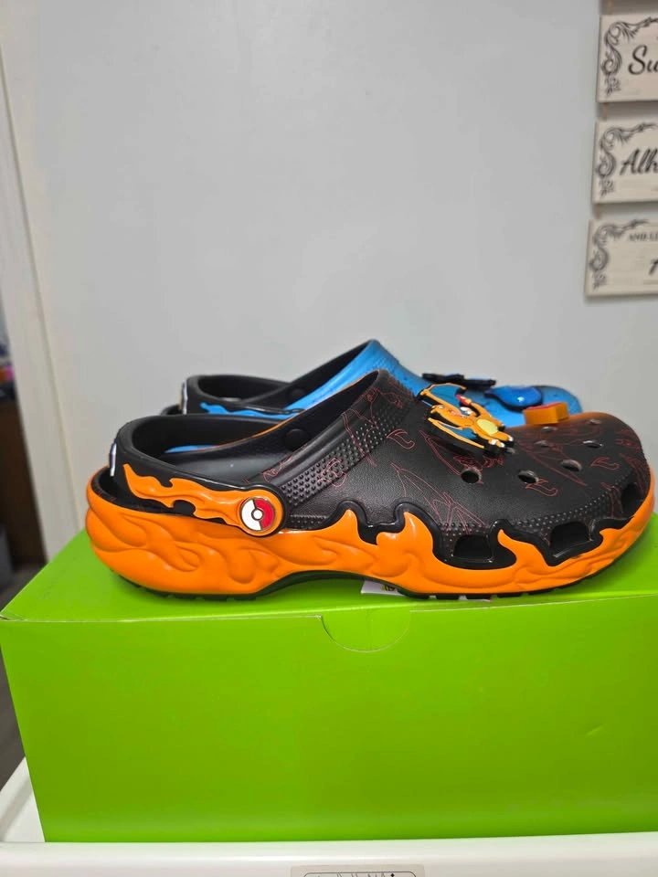 Crocs Pokemon Charizard Blastoise Versus Clogs - photo 2