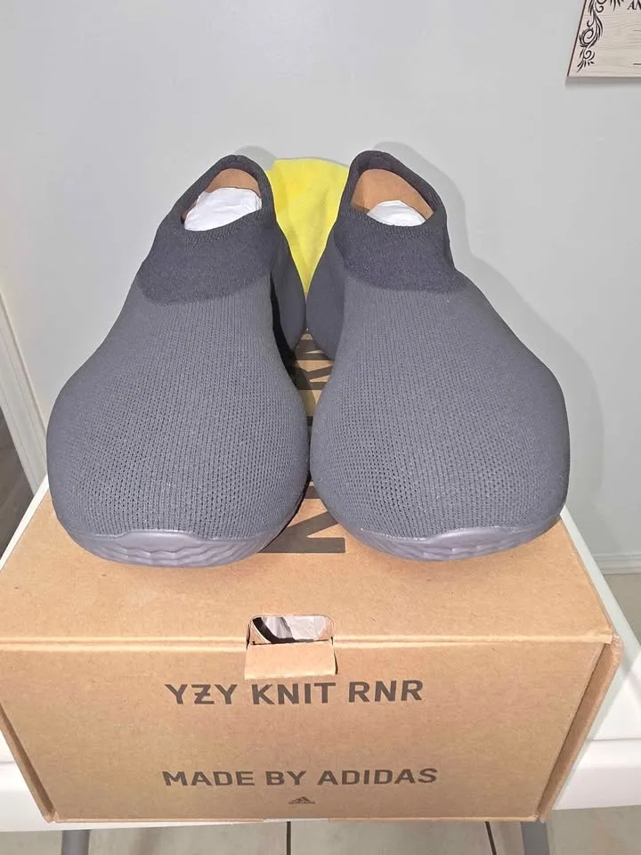 Adidas Yeezy Knit Runner Dark Grey - photo 2