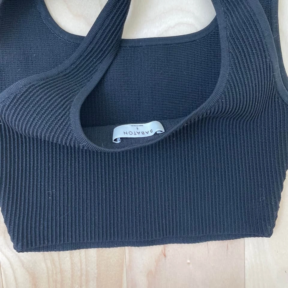 Aritzia Babaton Sculpt Ribbed Crop Tank Top Women's Black Scoop - photo 2