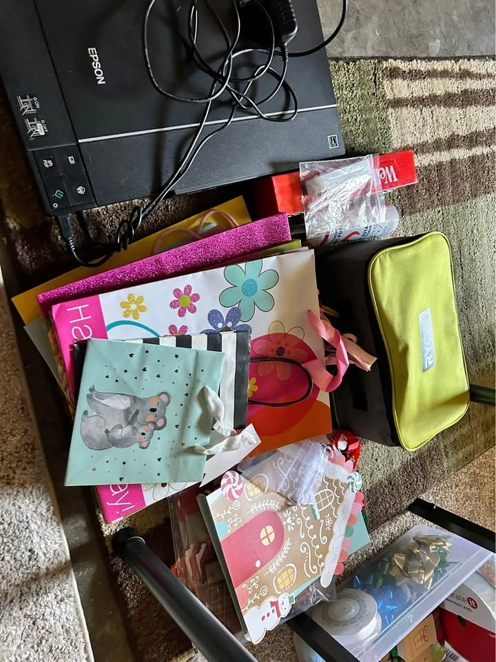 Large Scrapbooking and Paper Crafting Supplies - photo 5