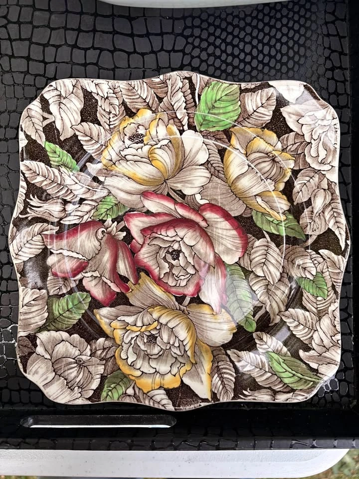 Myott, Son & Co Bermuda Square Plate