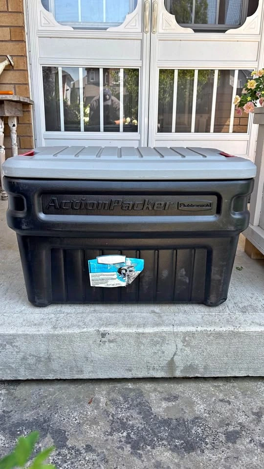 Rubbermaid Action Packer Plastic Lockable Storage Container, 90.