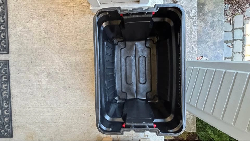Rubbermaid Action Packer Plastic Lockable Storage Container, 90. - photo 4