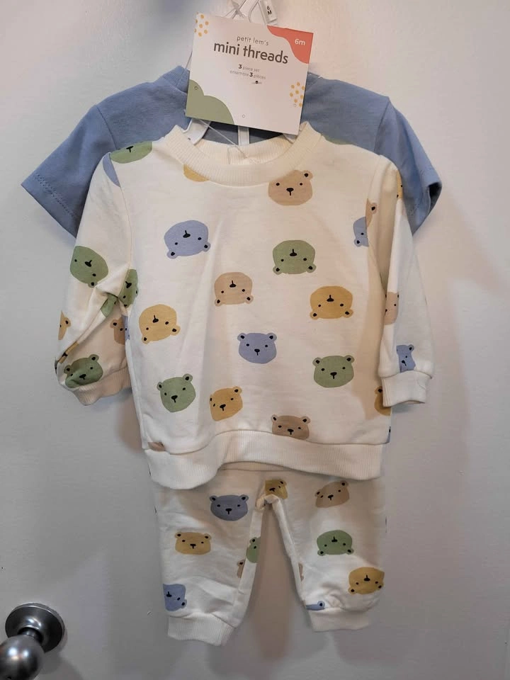 3-Piece Baby Clothing Set Size 6M - photo 2