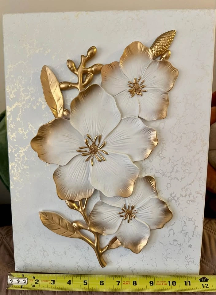 3D Floral Wall Decor – White & Gold – 12" x 16" - Ready to hang - photo 3