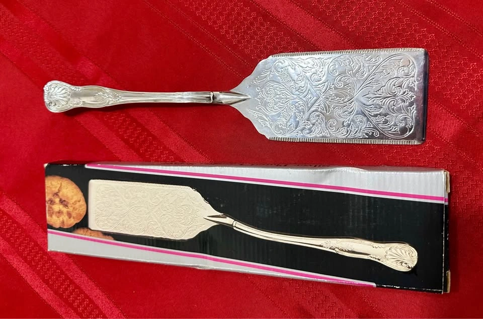 Silver Plated Lasagna Server- Decorative Pie Server w/ Box - photo 4