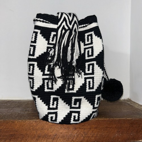 Authentic 100% Wayuu Mochila Colombian Bag Large Black & White - photo 4