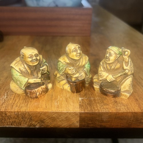 Vintage Set of 3 Japanese Crouching Resin Handcrafted Netsuke 2 - photo 2