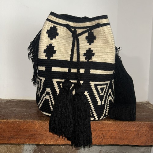 Authentic Wayuu Mochila Colombian Bag Large Chevron Black Beige - photo 4