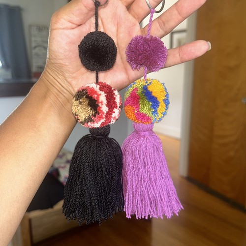 2 Pcs Wayuu Colorful Purple And Black Pompom Tassel Keychain - photo 4