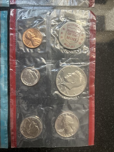 Lot of 2 United States Uncirculated Coin Sets, 1972 Mint Sets - photo 3