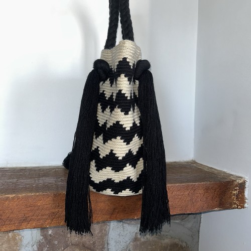 Authentic Wayuu Mochila Colombian Bag Large Chevron Black Beige - photo 3