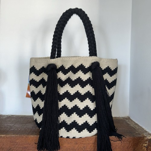 Authentic Wayuu Mochila Colombian Bag Large Chevron Black Beige - photo 4