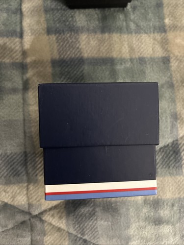 TOMMY HILFIGER WATCH DISPLAY GIFT PRESENTATION BOX WITH MANUAL - photo 2