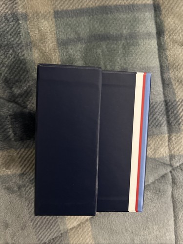 TOMMY HILFIGER WATCH DISPLAY GIFT PRESENTATION BOX WITH MANUAL - photo 3