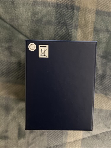 TOMMY HILFIGER WATCH DISPLAY GIFT PRESENTATION BOX WITH MANUAL - photo 4