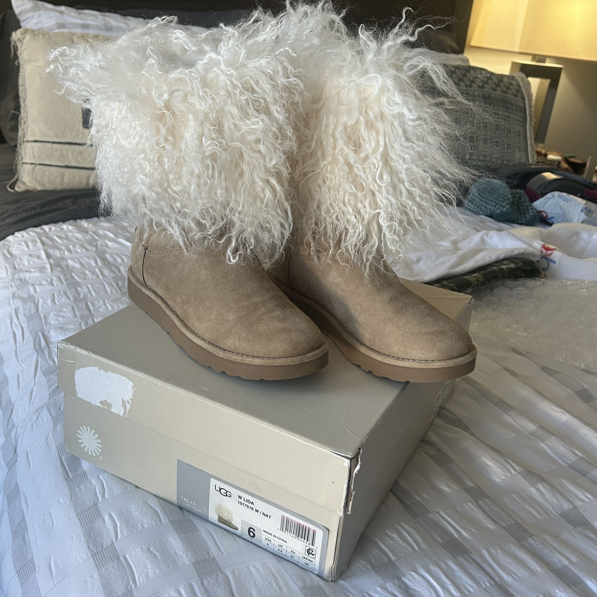 Ugg Mongolian Boots Size 6 - photo 2