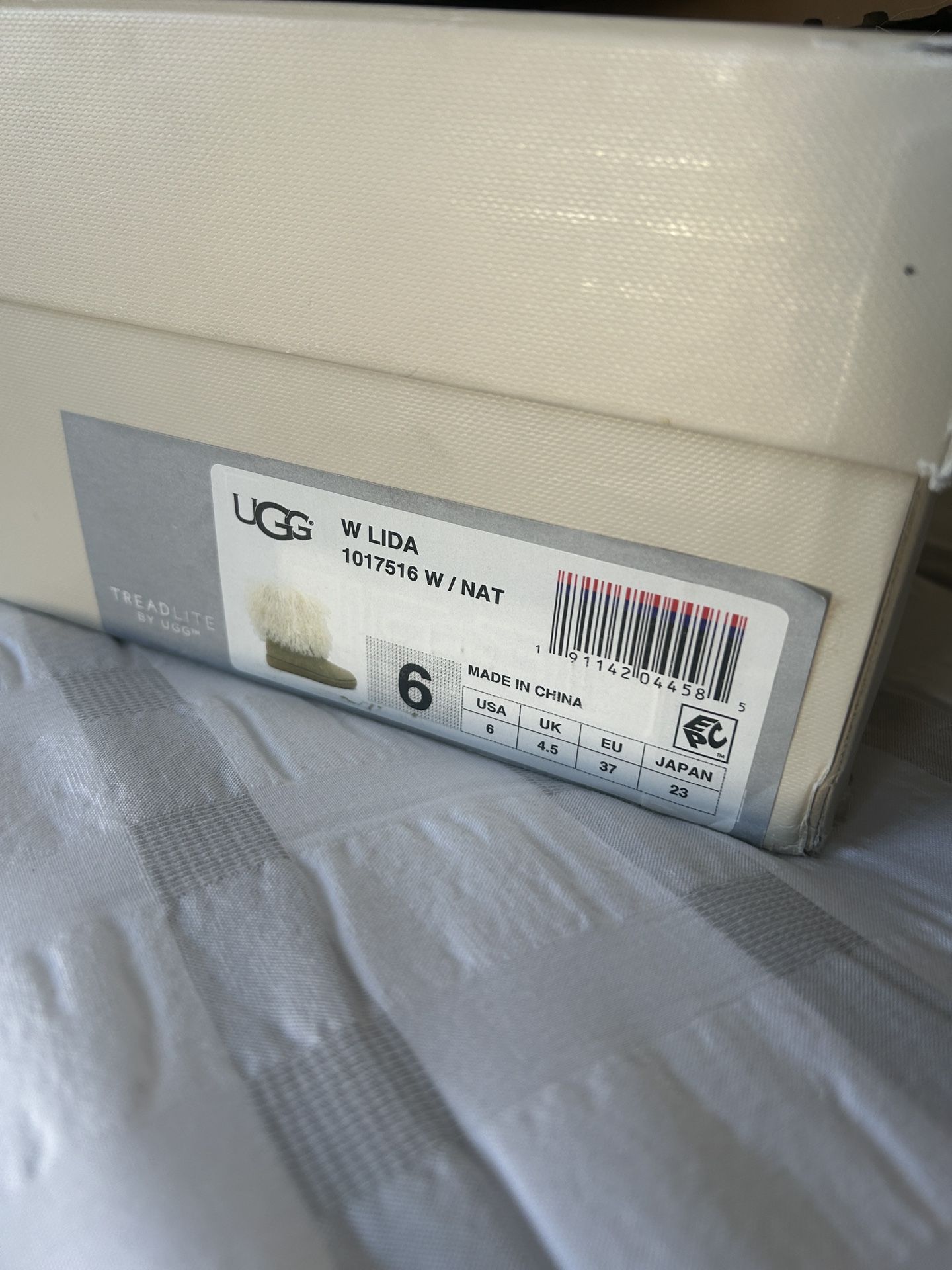 Ugg Mongolian Boots Size 6 - photo 3