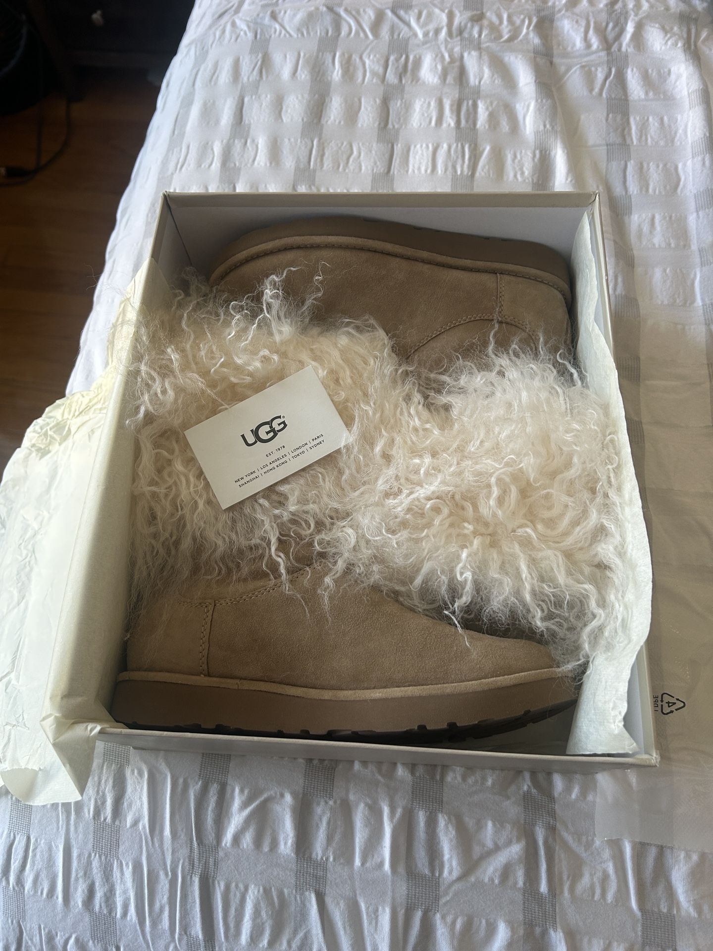 Ugg Mongolian Boots Size 6 - photo 5