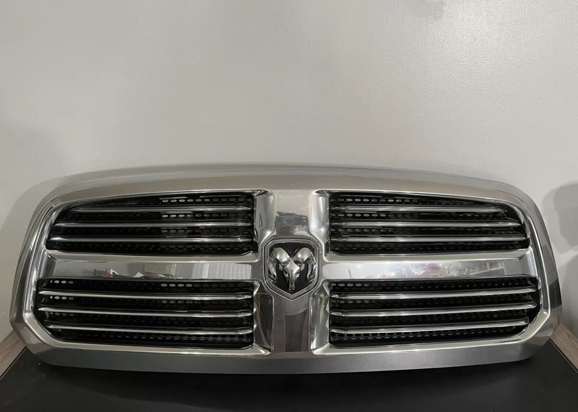 2015-2020 Dodge Ram 1500 Front Upper Grille Chrome OEM