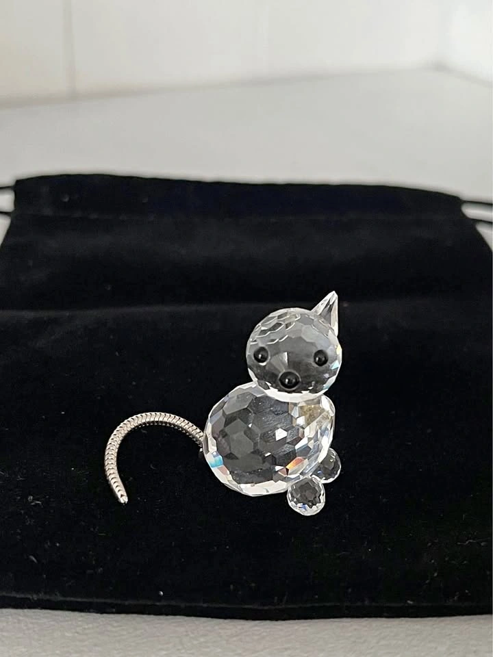 Small Swarovski cat with broken ear