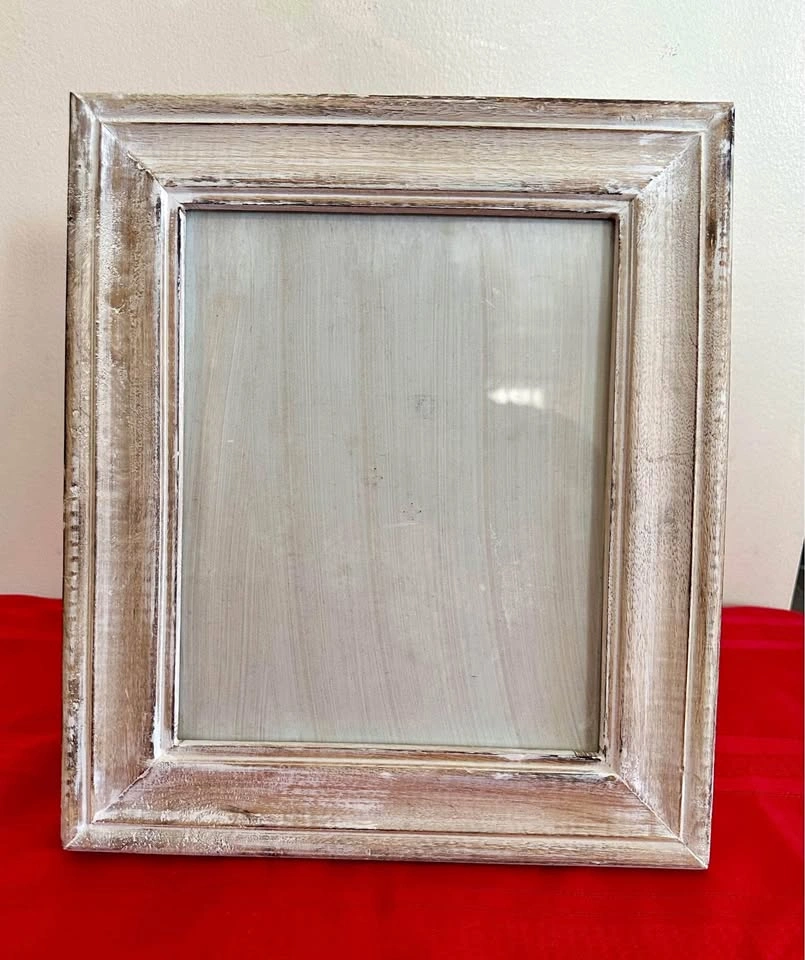 🖼️ Rustic Whitewashed Wooden Picture Frame
