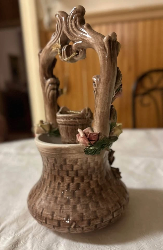 Vintage Capodimonte Porcelain Wishing Well Planter/Ornament - photo 5