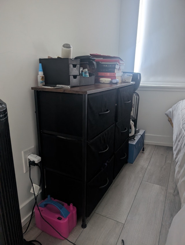 Selling Night table & dresser - photo 3
