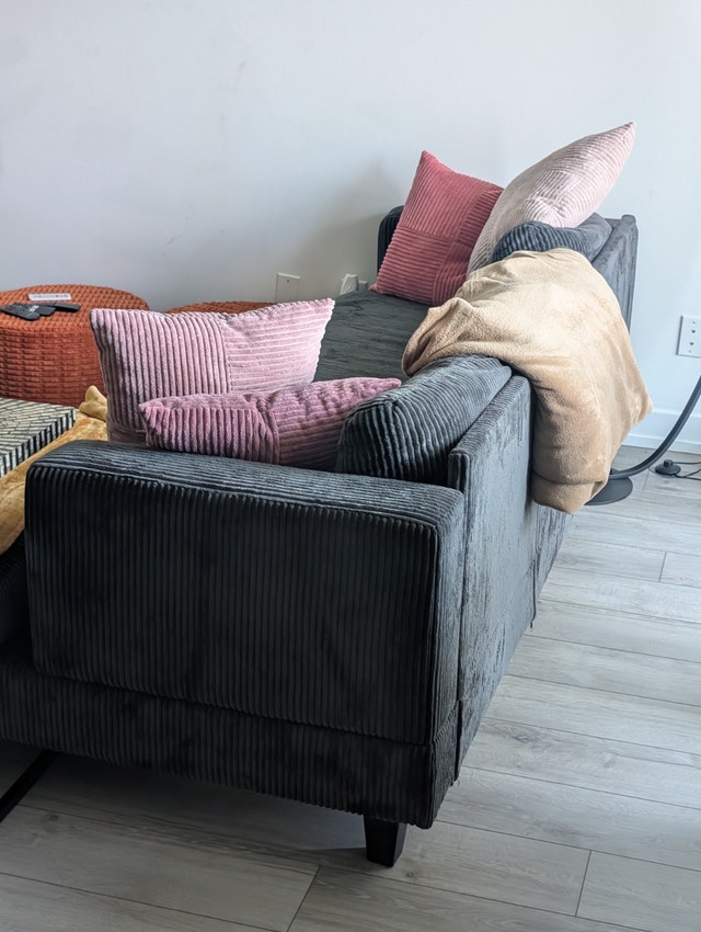 Selling corduroy couch - photo 3