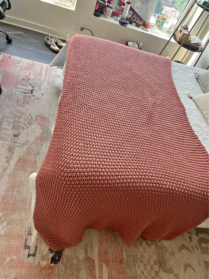 Knit bed blanket (king)