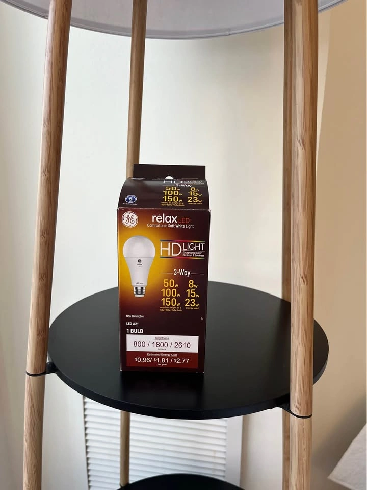 Threshold shelf floor lamp - photo 2