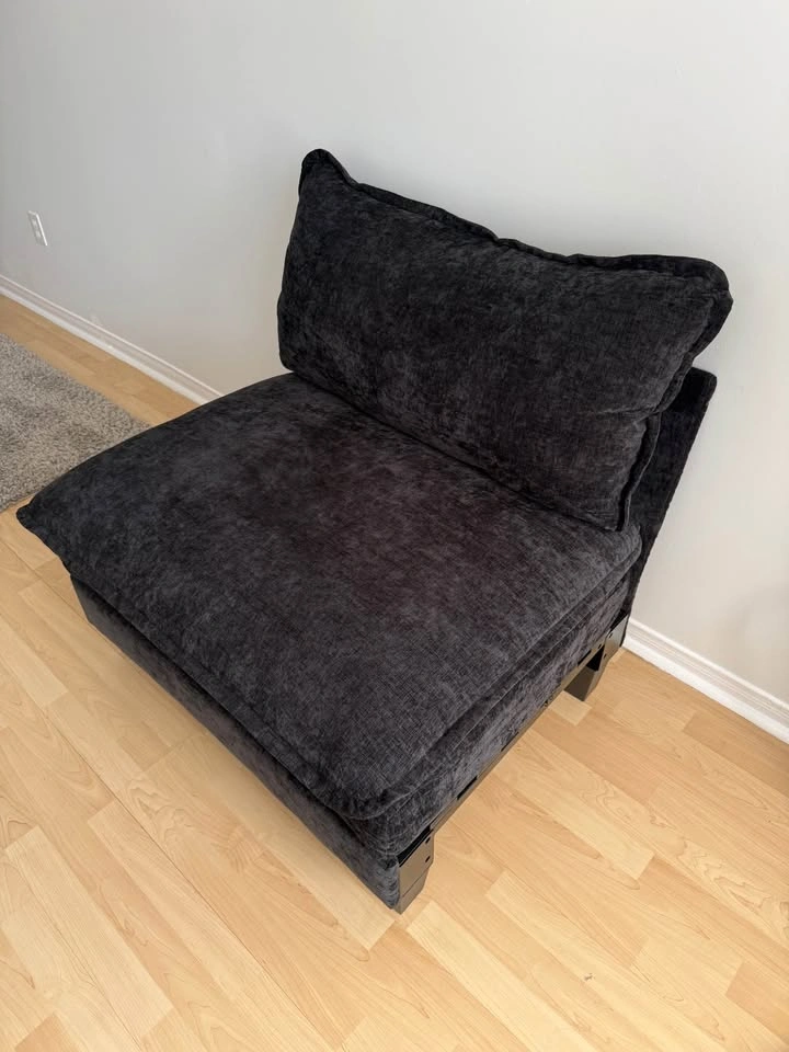 NEW Plush Accent Chair + Ottoman Set – Charcoal Chenille - photo 4