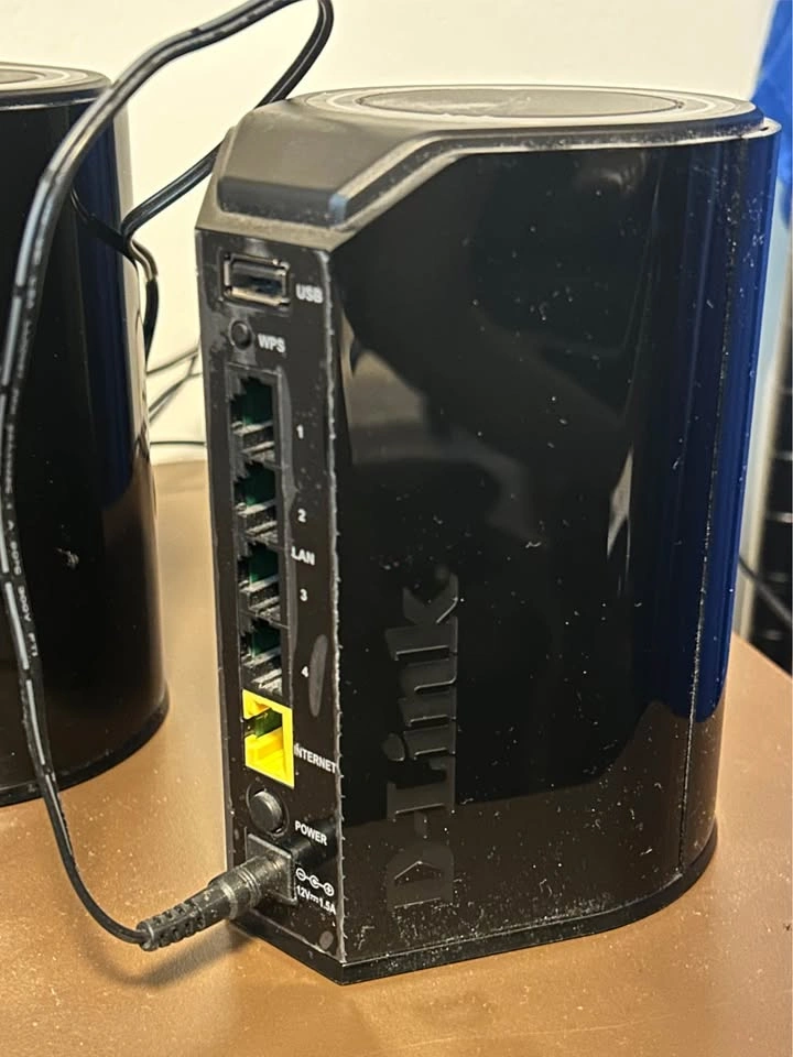 D-Link DIR-850L Wireless AC1200 Dual Band Cloud Routers (3) - photo 3