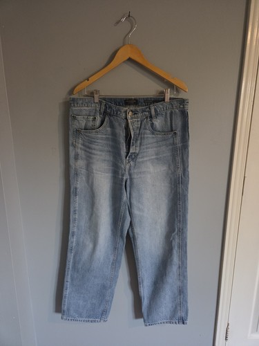 Banana Republic 32 inch light wash high rise straight leg jeans