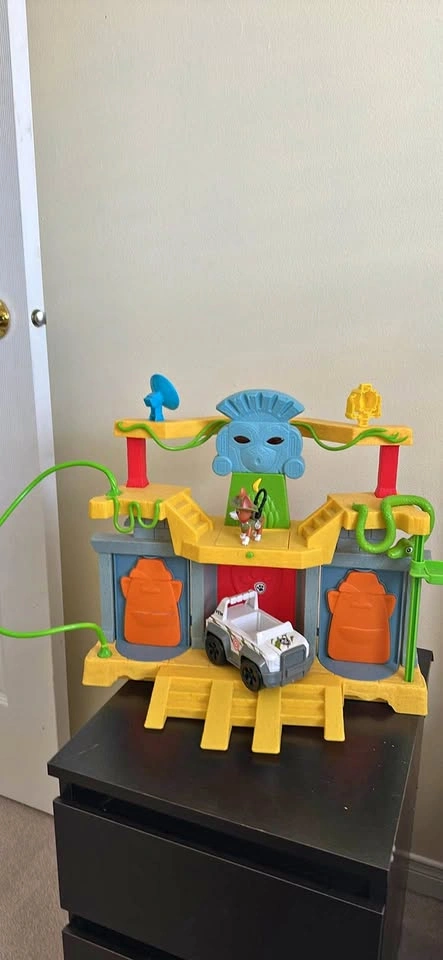PAW Patrol Monkey Temple Playset with Tracker Figure and Vehicle