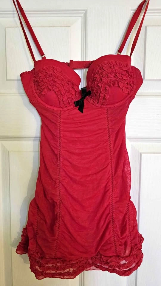 Rare Y2K Victoria's Secret "Sexy Little Things" Red Chemise - 34